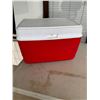 Image 2 : Rubbermaid cooler