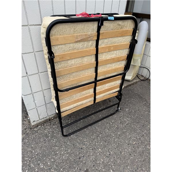Folding cot