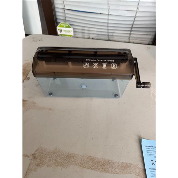 Mini paper shredder