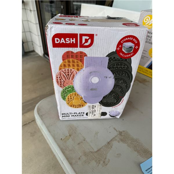 Multiplate waffle maker