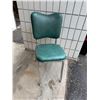 Image 1 : Vintage chair