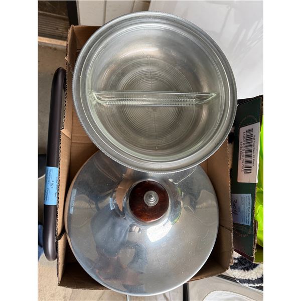 Pyrex divided dish with lid