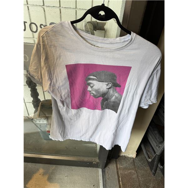2 PAC medium T-shirt