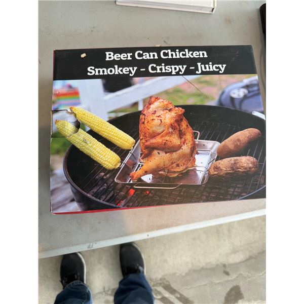 Beer can chicken cooker