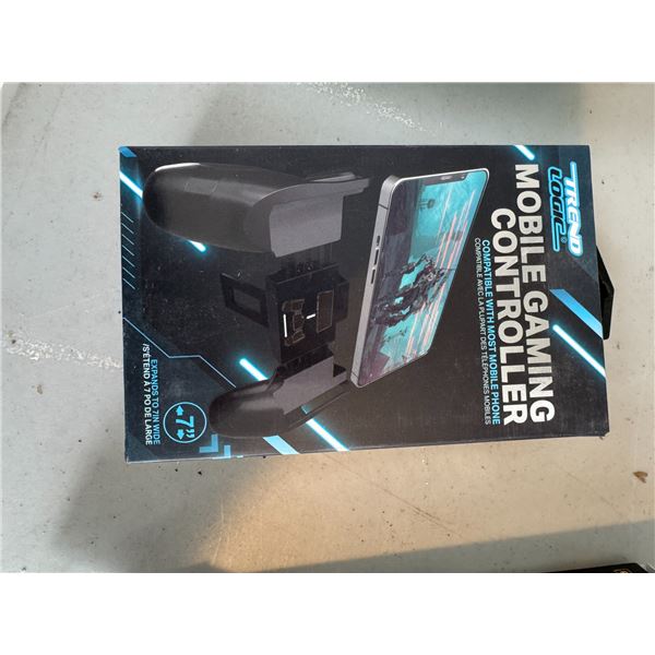 Mobile gaming controller