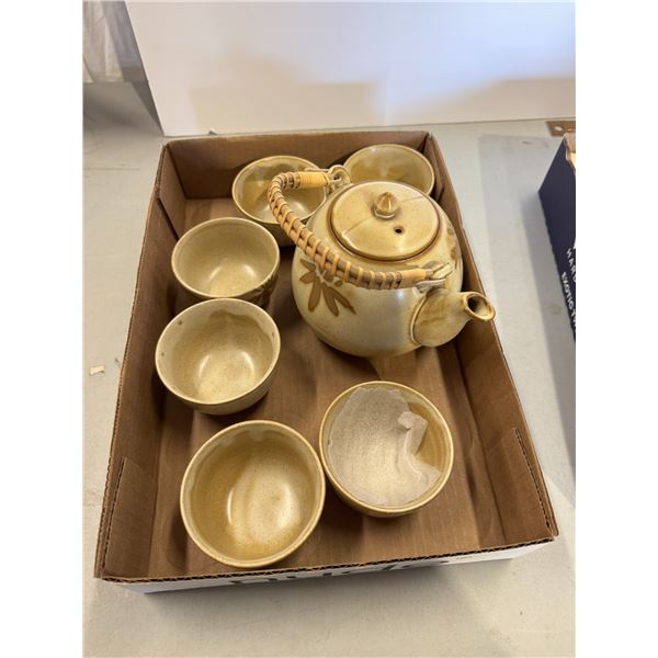 Pottery tea set Japan