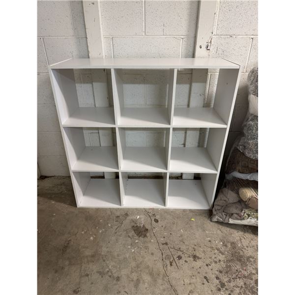 Cube shelf needs tightening