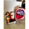 Image 1 : Doll doll clothes, and suitcase