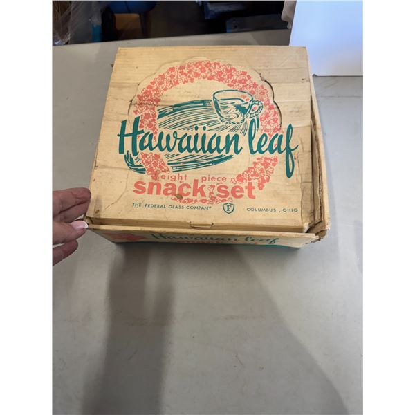 Hawaiian leaf snack set the federal glass company