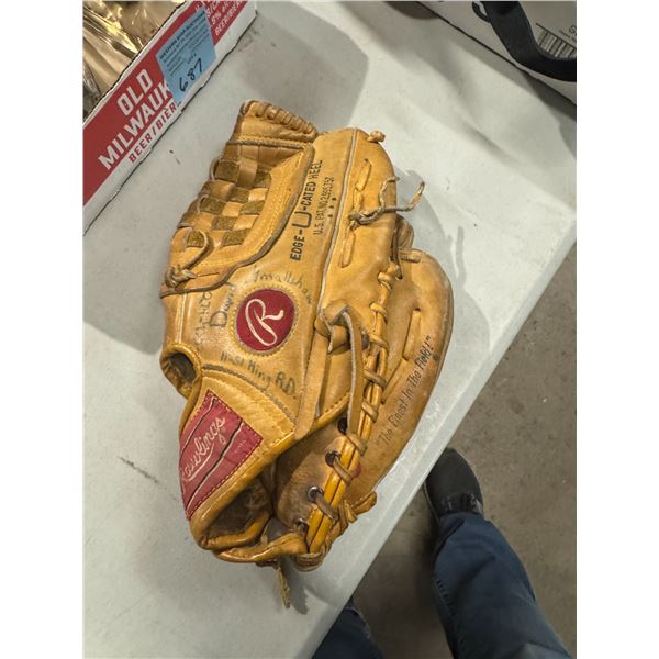 Ball glove