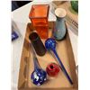 Image 1 : Vases and waterers