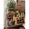 Image 1 : Assorted baskets