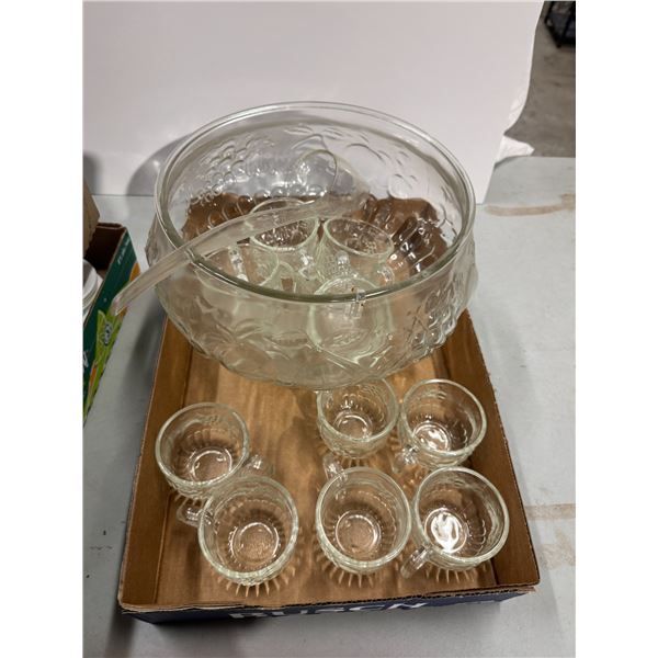 Punchbowl set