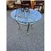 Image 1 : Side table
