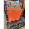 Image 1 : Vintage hamper