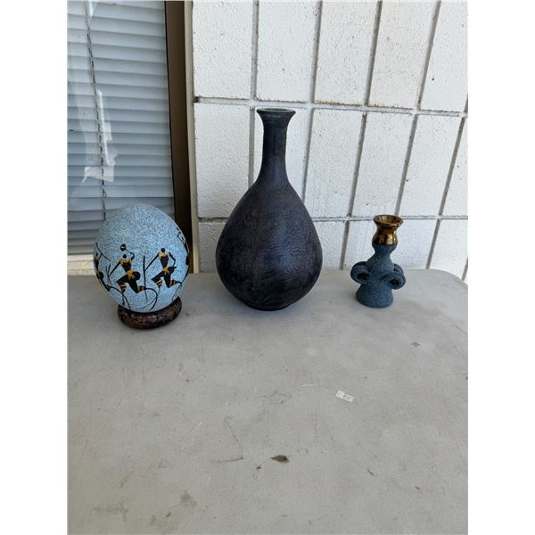 Vases and decor