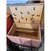 Image 2 : Vintage storage box