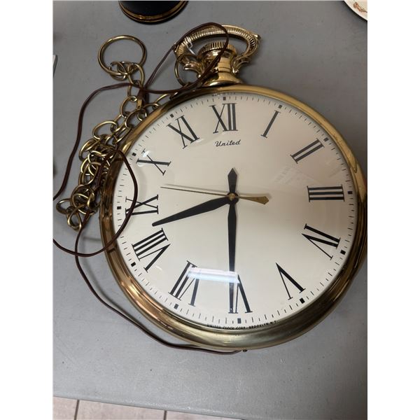 1966 United wall watch clock works