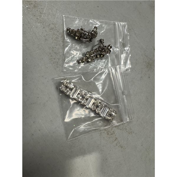 Earrings and brooche