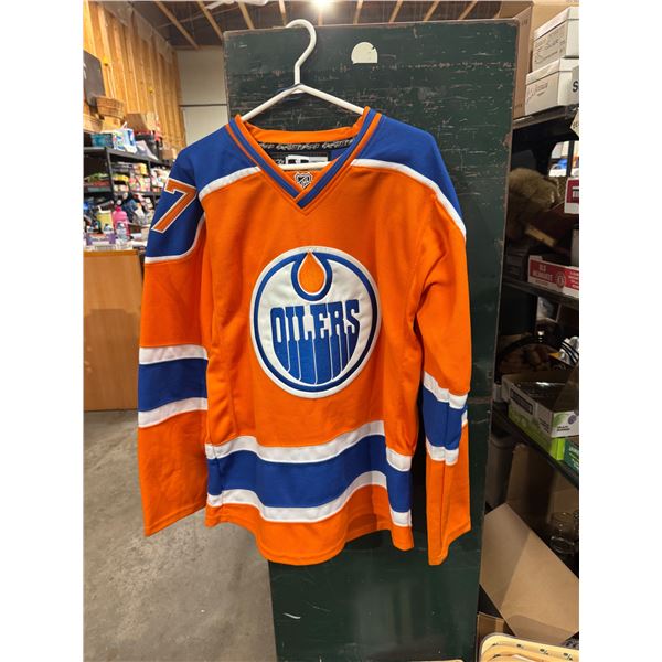 McDavid jersey has signature on back, not authenticated size 48