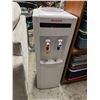 Image 1 : Water machine