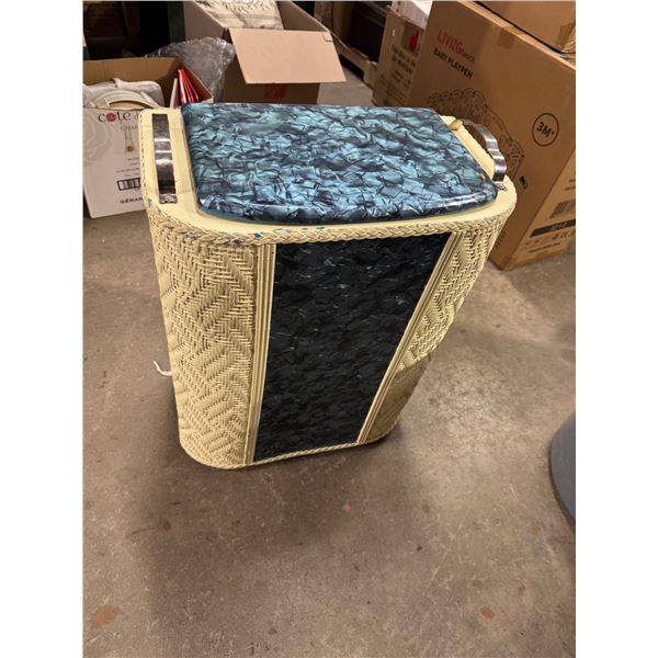 Laundry basket