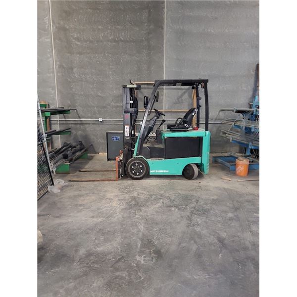 2016 Mitsubishi Forklift 36V Battery powered with battery & charger 5000 pound capacity lift