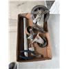 Image 1 : Casters lock and key, etc.