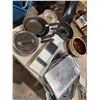 Image 1 : Trays kitchen items, baking pans pottery bowl