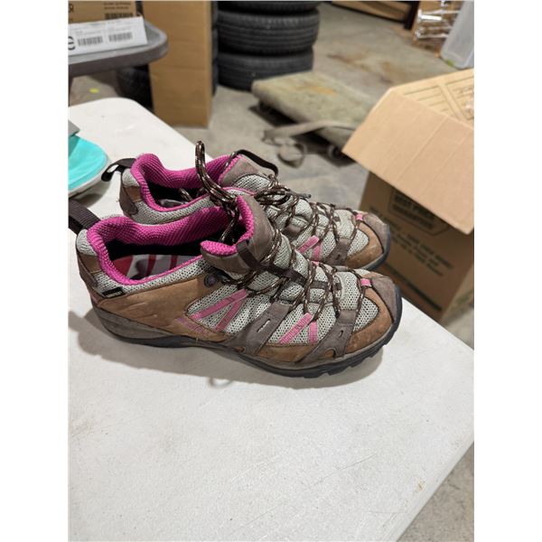 Merrell shoes size 9.5