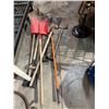 Image 1 : Shovels