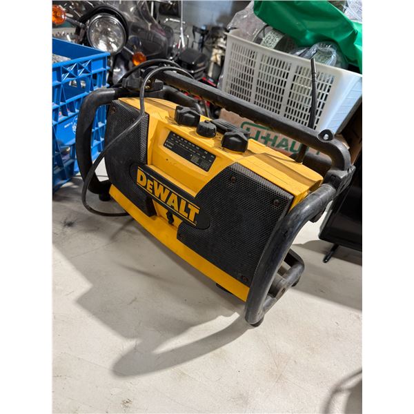DeWalt radio