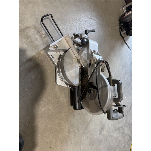 Sliding compound miter saw