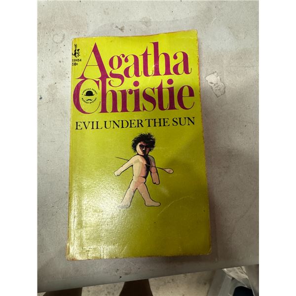 Agatha Christie evil under the sun book