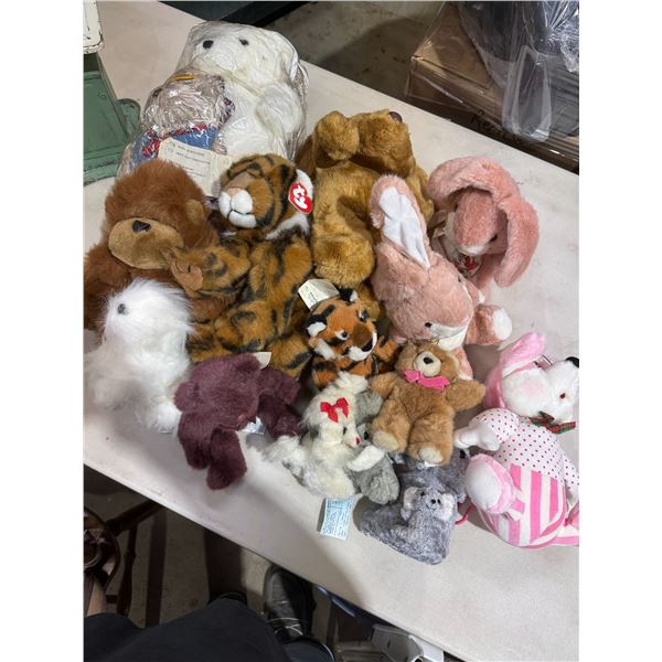 Assorted stuffies
