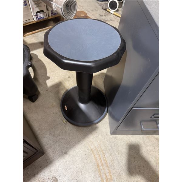 Wobble stool