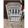 Image 1 : 2 folding chairs