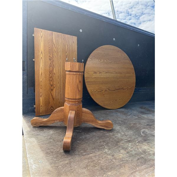 Pedestal table with leaf