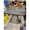 Image 1 : Patio table