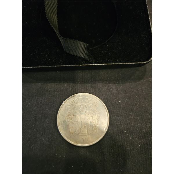 2001/2002 Colts super bowl coin w/budweiser