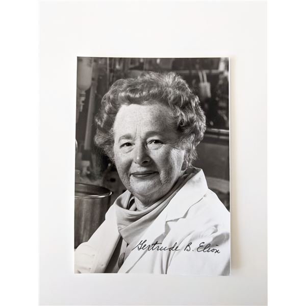Nobel Prize Winner Gertrude B. Elion signed photo