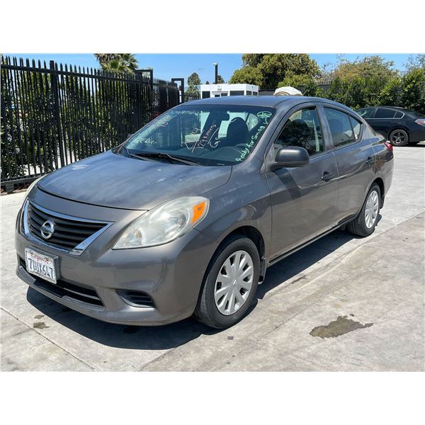 NISS VERSA 2014 SALV T/DONATION