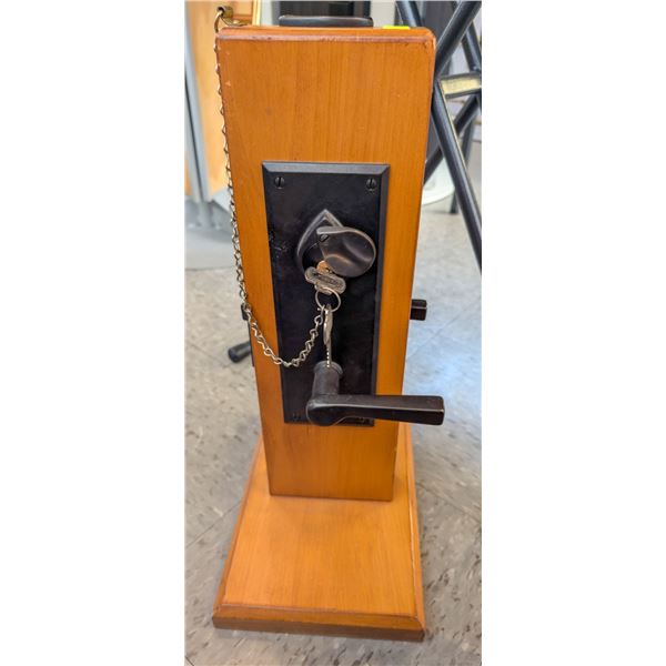 DISPLAY SUN VALLEY BRONZE GATE LATCHED ENTRY SET