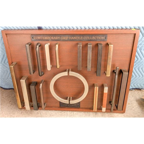 SUN VALLEY BRONZE DISPLAY BOARD W/ ASSORTED DOOR