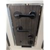 Image 2 : BALDWIN FRONT DOOR ENTRY DISPLAY BOARD