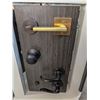 Image 2 : WEISER FRONT DOOR ENTRY DISPLAY BOARD