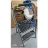 Image 1 : 2-STEP FOLDING LADDER