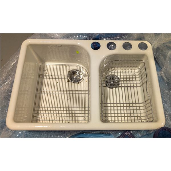 DISPLAY W/ DRAIN KOHLER RIVERBY DOUBLE SINK W/ GRATES