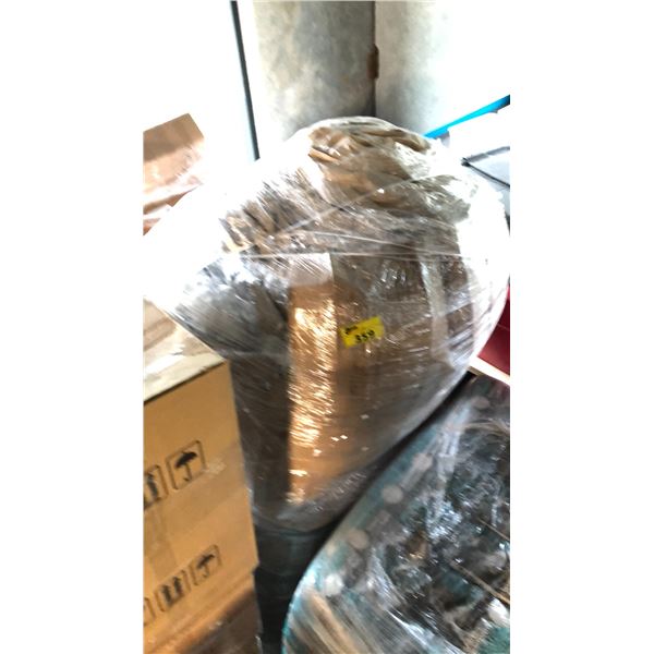 PALLET OF ASSORTED PET BEDS