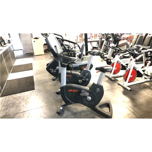 LIFE CYCLE UPRIGHT BIKE